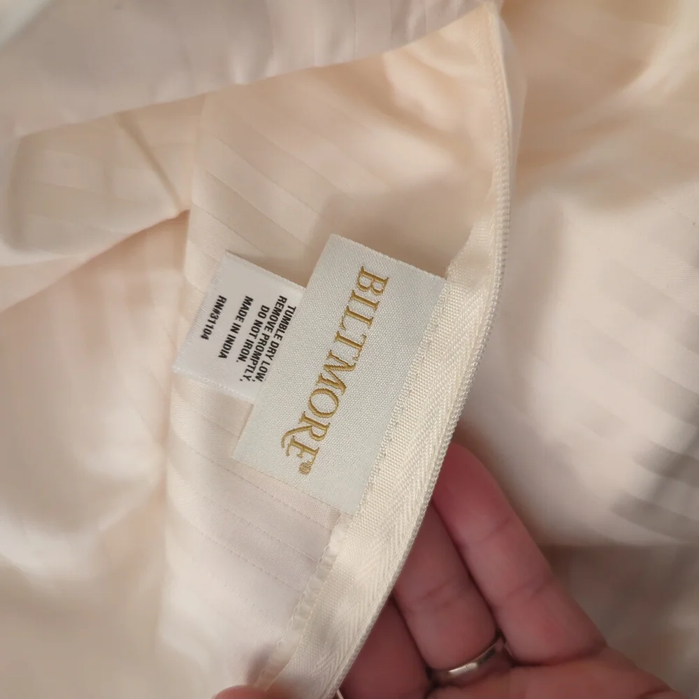 Biltmore damask Stripe Egyptian Cotton Ivory Comforter Set And 2 King Shams New